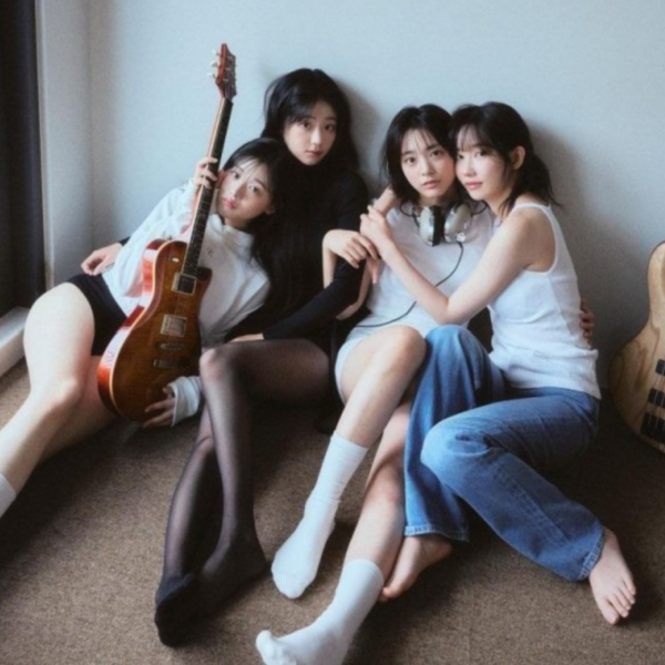 가수 : QWER